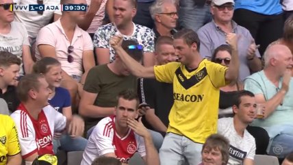   La insólita situación que vivieron hinchas rivales con el VAR 