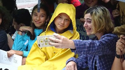   La lluvia no detiene las protestas de Greta Thunberg ante la ONU 