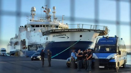  Italia rescata a 500 migrantes a bordo de un pesquero y recupera cuatro cadáveres  