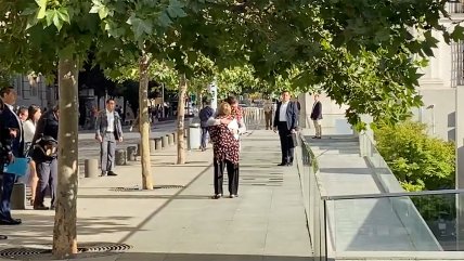   El afectuoso recibimiento del Presidente Boric a Michelle Bachelet en La Moneda 