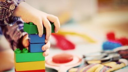  Mejor Niñez: Unos 3.000 niños y adolescentes del Biobío esperan intervención por maltrato grave  