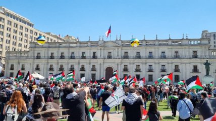   Marcha en apoyo al pueblo palestino llegó al frontis de La Moneda 