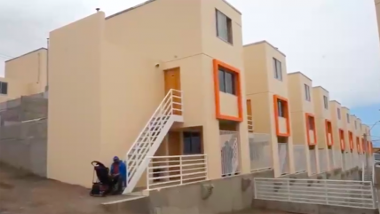   Partamos por Casa: La demolición y reconstrucción de la Villa El Salar en Antofagasta 