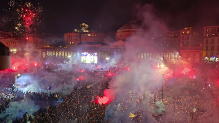   [VIDEO] ¡Locura total! El desatado festejo en la ciudad de Napoli tras la conquista del Scudetto 