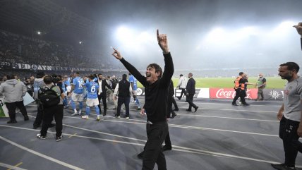  Antonio Conte fue distinguido como mejor entrenador de la Serie A tras ganar el título con Napoli 