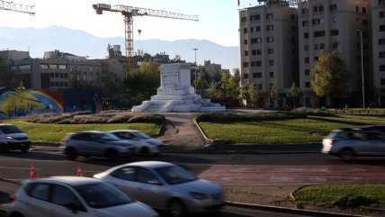   Carmona (PC) por reposición de monumento a Baquedano: 