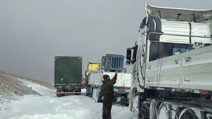  Antofagasta: Viajeros fueron rescatados tras quedar varados en la nieve  