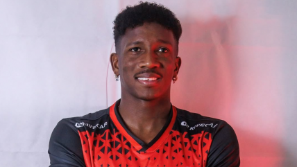   Deportes Limache oficializó la contratación de Yorman Zapata 