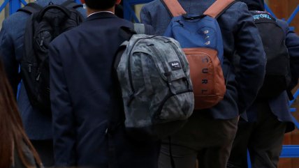   Vestían uniforme escolar: Menores robaron vehículo y golpearon a conductor 