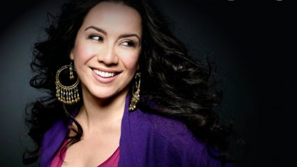   Claudia Acuña vuelve a Chile con show en una 