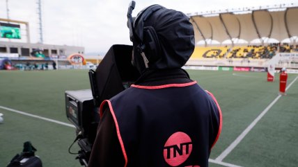   ¿Incidirá en el fútbol chileno? Aseguran que Netflix negocia para comprar Warner 