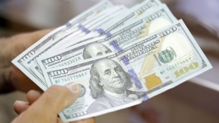   Tesoro argentino está a punto de agotar reservas de dólares para frenar alza del tipo de cambio 