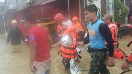  Filipinas evacúa a casi un millón de personas ante la llegada del supertifón Fung-wong  