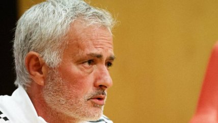   Mourinho liquidó a sus jugadores pese a victoria sobre equipo de tercera división 