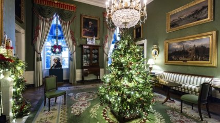   La Casa Blanca se ambienta para Navidad con alusión a los 250 años de la independencia 