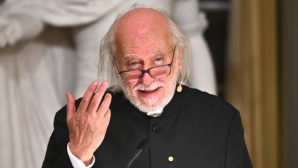   Lászlo Krasznahorkai alertó sobre los 