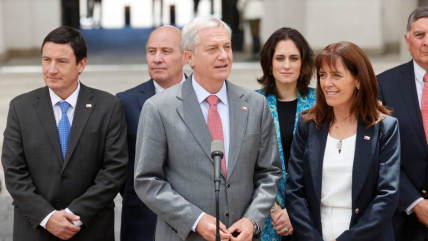   Cierre de fronteras y reactivación económica marcan el viaje de Kast a Argentina 