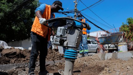   Estudio: Regularizar migrantes venezolanos puede tener impacto fiscal positivo en Chile 