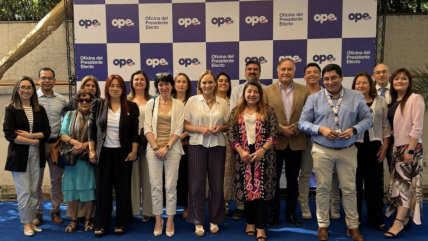   Carolina Goic se reunió con el equipo de Kast para abordar políticas sobre el cáncer 