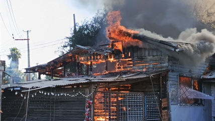  Conductor borracho chocó una casa y provocó incendio que la destruyó  