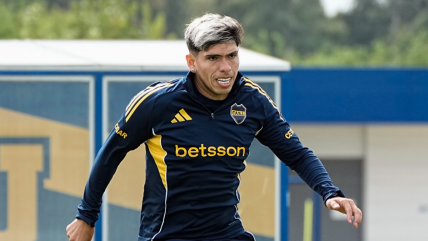   Carlos Palacios no pudo entrenar y generó preocupación en Boca Juniors 