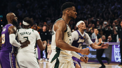   Los Bucks amargaron a unos Lakers que terminaron con Doncic expulsado 