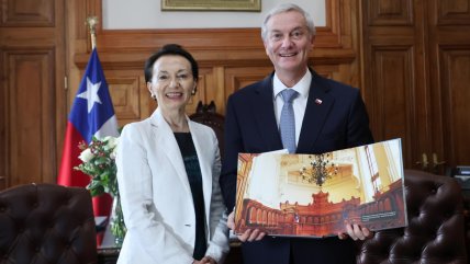   Gloria Ana Chevesich recibió en tribunales a José Antonio Kast 