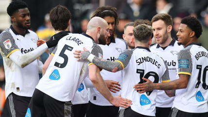   Derby County de Brereton venció al Swansea de Vigouroux y saltó a zona de play-offs 