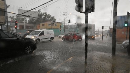  Tormenta eléctrica sorprende a turistas en Antofagasta: Seguirá hasta el miércoles  