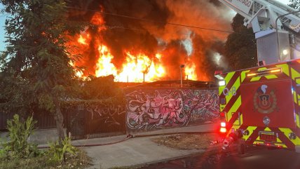  Gran incendio destruyó fábrica textil en Independencia 