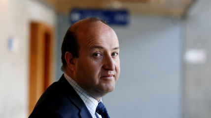   Contraloría detecta irregularidades en contratación del exfiscal Manuel Guerra en Providencia 