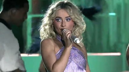   Sabrina Carpenter abrió 