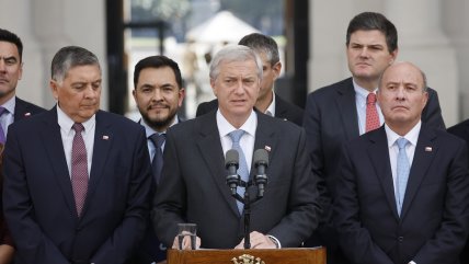   Reconstrucción: FA acusa que se busca 