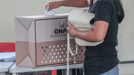   Votantes peruanos en Chile acusan 