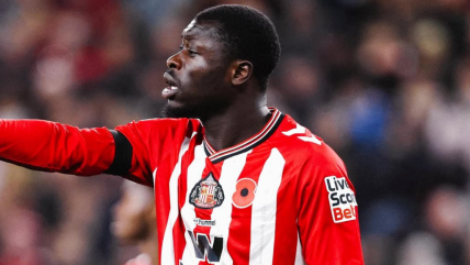   Sunderland condenó los insultos racistas a Brobbey tras la lesión de Cristian Romero 