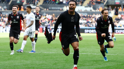   Vigouroux fue titular en la agónica caída de Swansea ante Southampton en la Championship 