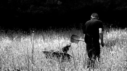   Dos sujetos fueron sorprendidos enterrando los restos de 50 niños en Trinidad y Tobago 