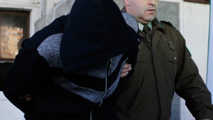   Carabineros detuvo a hombre que retuvo y amenazó con un cuchillo a una mujer en Estación Central 