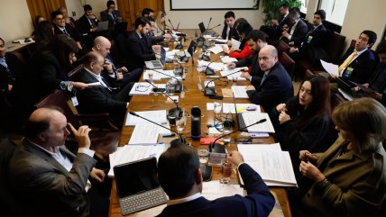   Tras retiro de la oposición, comisión del Senado aprobó indemnizar a privados por RCA revocadas 