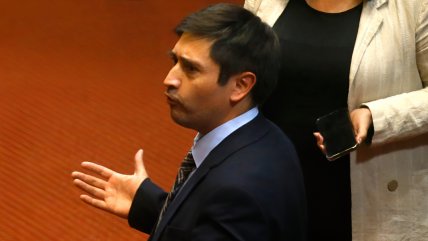   Consejo de Defensa del Estado demandó al senador Calisto por 131 millones 