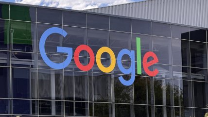  Comisión Europea impone dos multas a Google por infringir ley que regula libre competencia 