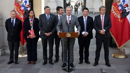   Kast citó a los partidos del oficialismo en La Moneda para aplacar tensiones internas 