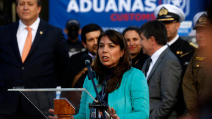  Hacienda le pidió la renuncia a la directora de Aduanas tras crítico informe de Contraloría  