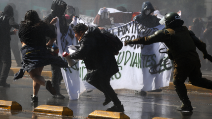   Al menos cuatro detenidos por manifestación estudiantil en la Alameda 