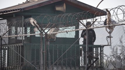   Gendarme fue detenido con celulares y dinero efectivo en Colina 1 
