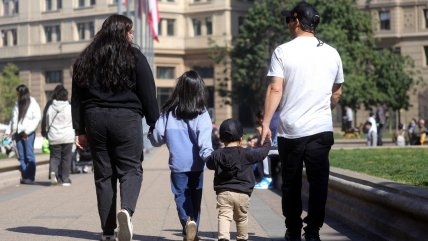   Creciendo Juntos: bienestar infantil y paternidad activa 