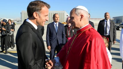   Macron pidió a León XIV crear una organización internacional que regule la IA 