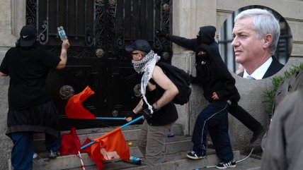   Kast condicionó futuras marchas tras incidentes en manifestación Confech 