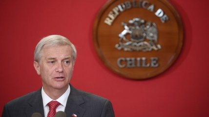   Sin bombos ni platillos: Kast promulgó la ley de reconstrucción 