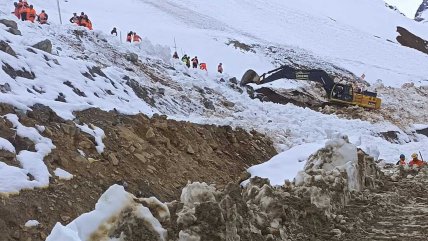   Dos trabajadores atrapados tras avalancha en mina El Teniente: Familiares cifran un fallecido 